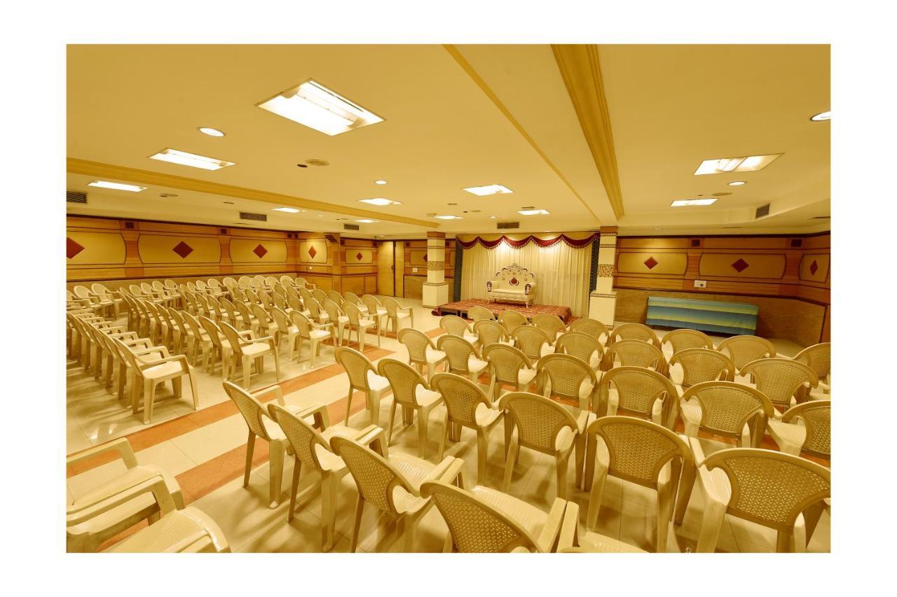 Hotel Mayas Tiruchirappalli Exterior photo