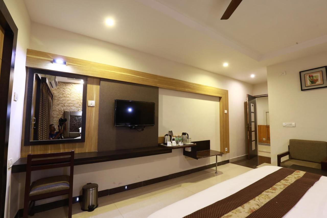 Hotel Mayas Tiruchirappalli Exterior photo