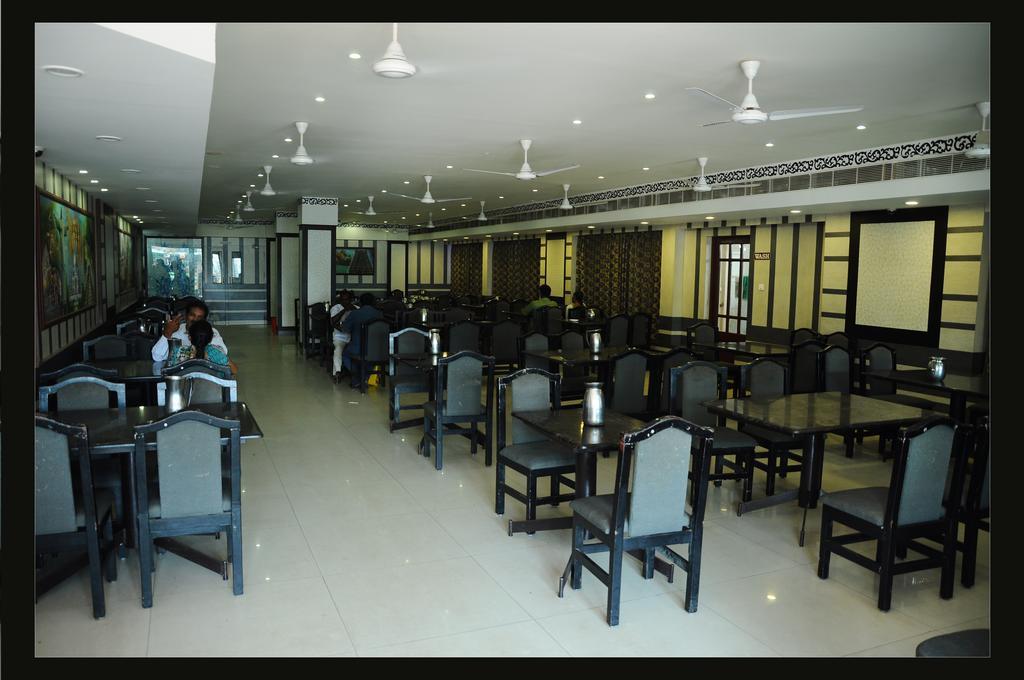 Hotel Mayas Tiruchirappalli Exterior photo