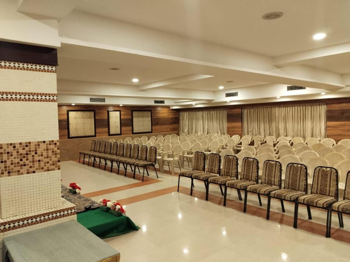 Hotel Mayas Tiruchirappalli Exterior photo