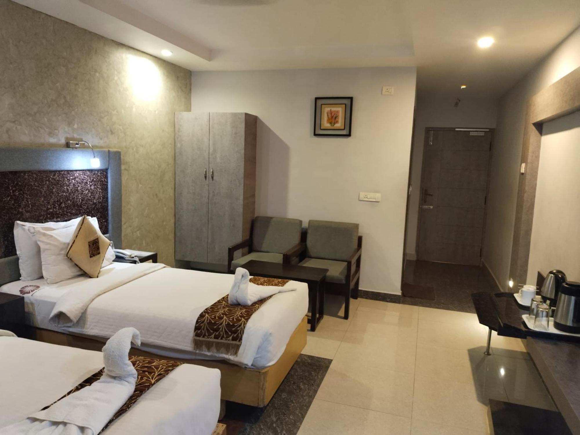 Hotel Mayas Tiruchirappalli Exterior photo