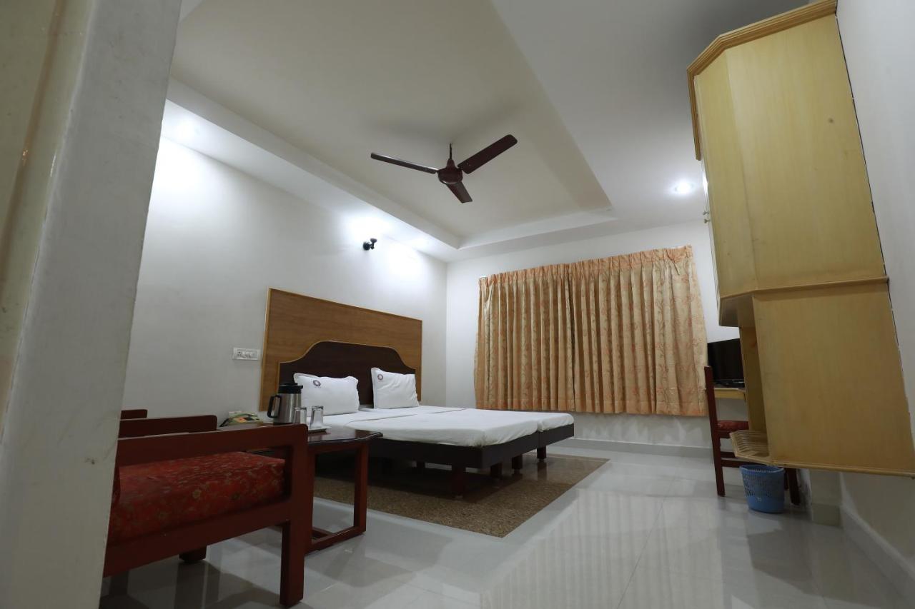 Hotel Mayas Tiruchirappalli Exterior photo